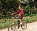 Chuyện cậu bé Sơn La đạp xe: Chúng ta chết dở với trí khôn của chính mình!