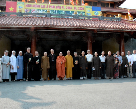 Đức TGM Giuse Nguyễn Năng chúc mừng Đại lễ Phật Đản 2020