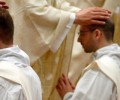 Phòng báo chí Tòa Thánh: Đức Thánh Cha Phanxicô không bãi bỏ luật độc thân giáo sĩ