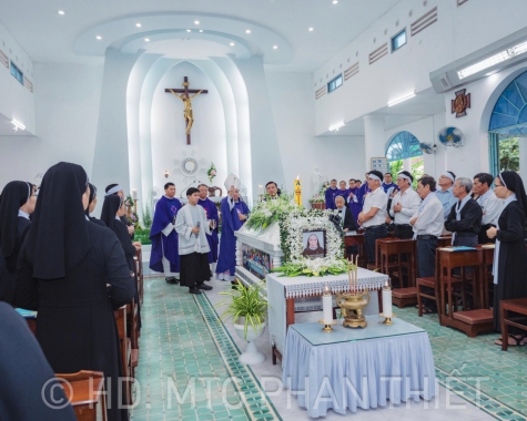 THÁNH LỄ AN TÁNG NỮ TU ANÊ VÕ THỊ HẢO - HỘI DÒNG MẾN THÁNH GIÁ PHAN THIẾT