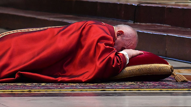 Bài Giảng của Đức Hồng Y Raniero Cantalamessa ngày Thứ Sáu Tuần Thánh tưởng niệm Cuộc Thương Khó Chúa Kitô