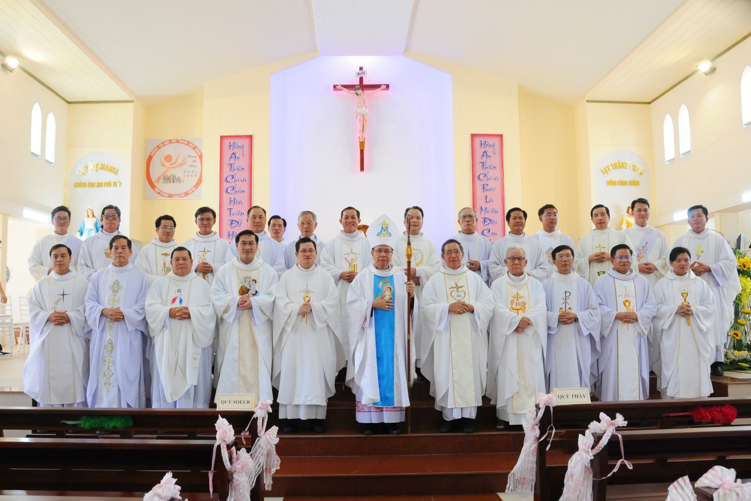 Đức Cha Giuse dâng Thánh Lễ Tạ Ơn tại Giáo xứ Vinh Phú