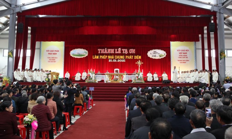Thánh lễ Tạ ơn – Làm phép Nhà Chung Phát Diệm: Dấu ấn của công trình hiệp thông