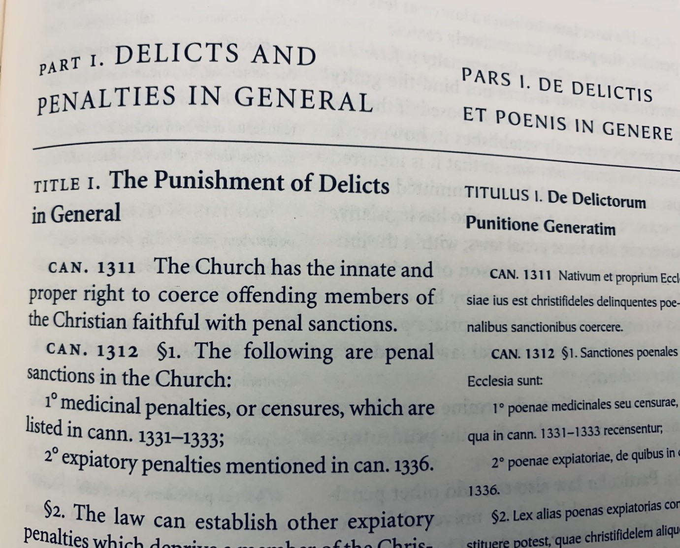 Tông hiến của Đức Phanxicô thay thế Quyển Sáu Bộ Giáo Luật 1983 theo giải thích của Tòa Thánh