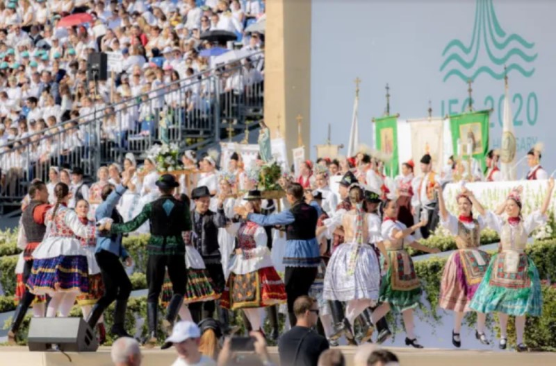 Ngày thứ hai của Đại Hội Thánh Thể tại Budapest, Hungary